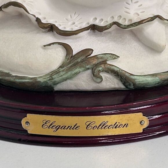 Elegante Collection Victorian Lady Figurine 14" Cream Polyresin Round Base - Picture 14 of 15